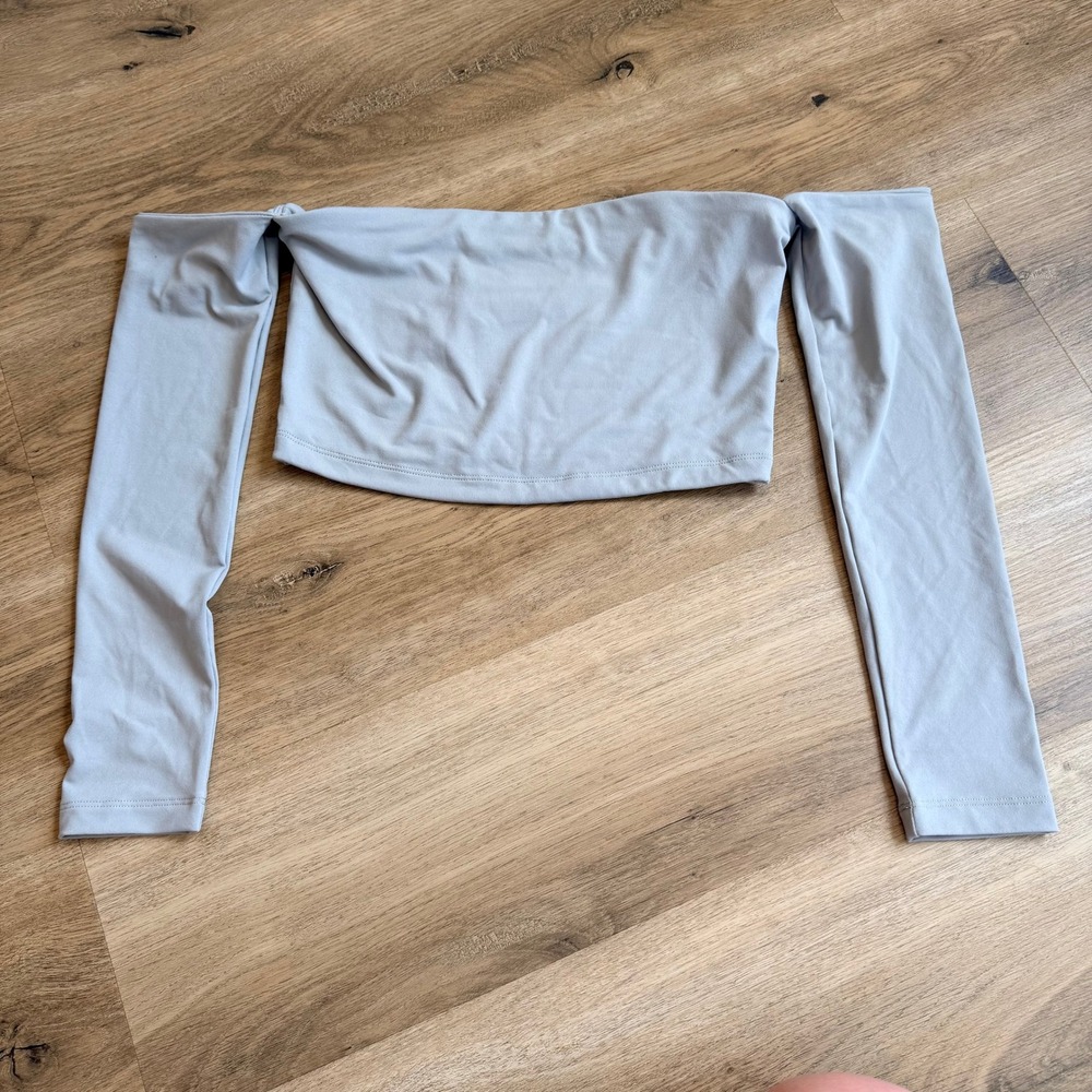 NWT Susana Monaco Off The Shoulder Long Sleeve Crop Top Cement Grey M